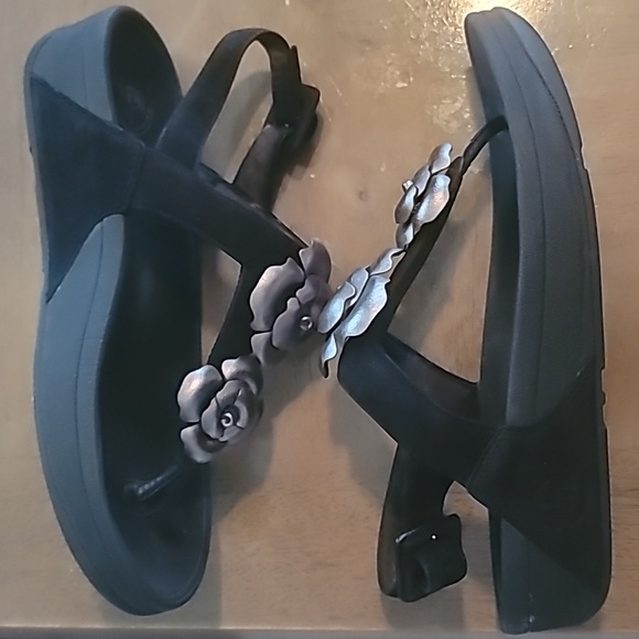 Fitflop sandals size 9 - Picture 3 of 5